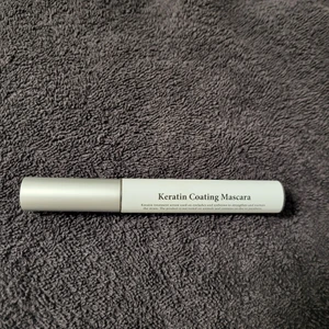 Keratin coating mascara by Bexter - Keratin coating mascara by Bexter. Nyskick endast testad 1 gång men kommer ej till användning. Nypris 549kr