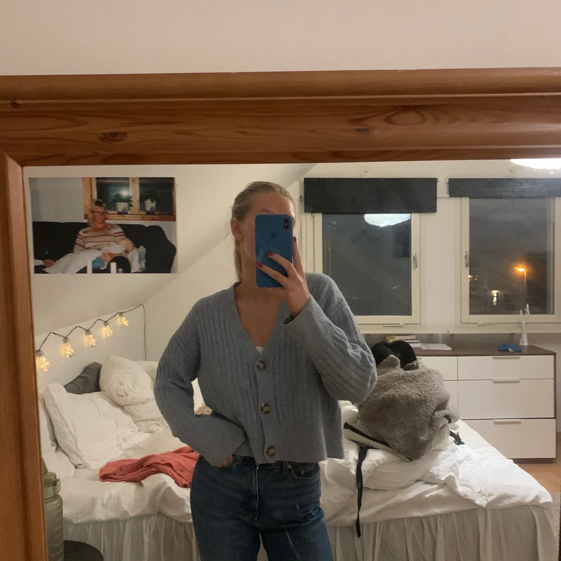 Blå stickad tröja med knappar - 91