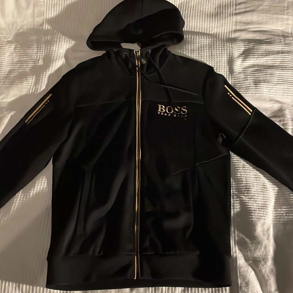 Hugo Boss zip hoodie | Plick Second Hand