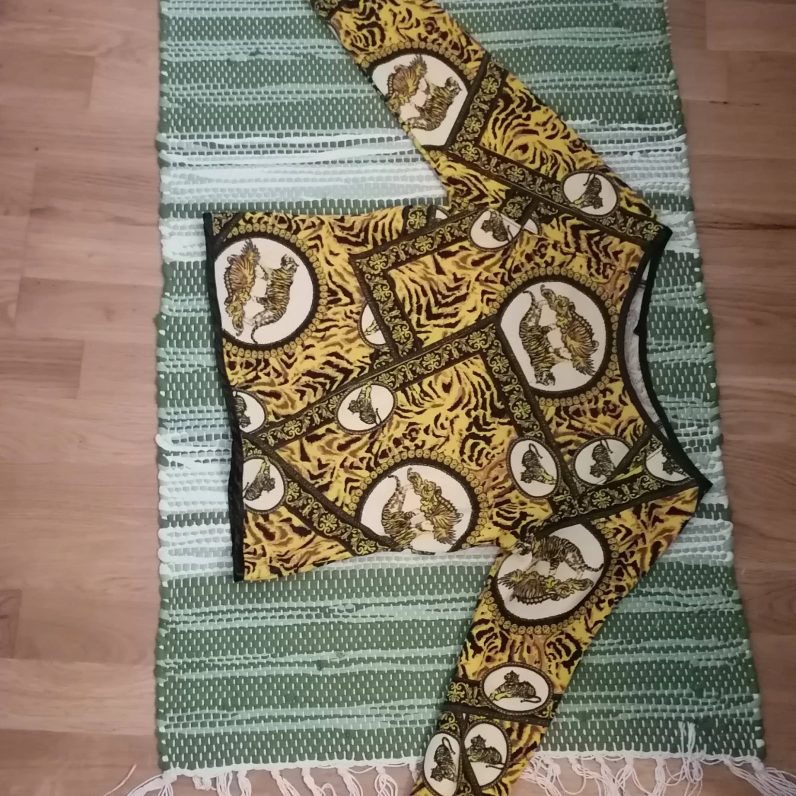 Tröja med tigermönster - 91