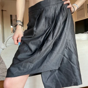 FilippaK kjol  - Jättefin och helt oanvänd kjol i kostymtyg från FilippaK. 