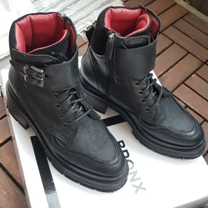 BRONX boots, size 39 - Black leather boots, almost new - bikerstövletter. Feel free to pm me for more photos!