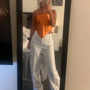 Vita kostymbyxor  - Andvända ca 3 gånger, köpt i somras på zara för ca 399💞