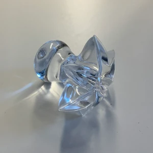  Accessoar - En plast sak man kan sätta i sin tofs, som får den att se finare ut och se ut som det är mer volym, den är från Therese Lindgrens kollektion med glitter! Pris 20kr + frakt 