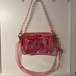Nunoo bag - Nästan helt oanvänd väska från nunoo. Har inte kommit till användning, därav varför jag säljer.