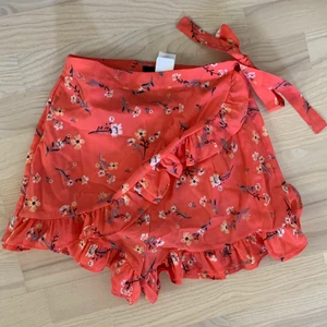 Skort  - Från bikbok, använd 1 gång!