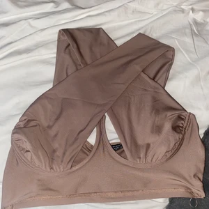 Brun topp - Brun topp, aldrig använd så i nyskick🤍