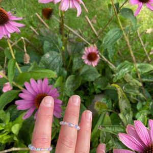 Ringar - Två stycken superfina hemmagjorda ringar av rocaillespärlor!!💕💕 (Om ni tycker om hemmagjorda smycken kan ni gärna kolla in min profil för mer) ❤️