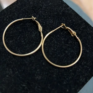 Hoops  - Ear ring ( hoops) 