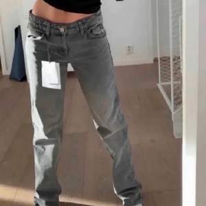 ❌SÅLDA❌ Intressekoll på mina superfina Zara jeans i storlek 34!💞 skriv om du är intresserad så kan vi diskutera pris. 