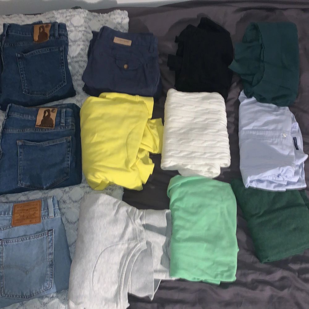Velour jeans 31. Velour jeans. Levis 510 31 32. J.lindberg chinos 29 32. Lylie scott hoodie gul s. Lylie scott sweatshirt grå xs. Ralph lauren pike grön xs. Ralph lauren Beer tröja xs. Ralph lauren tröja grön xs. gant tröja grön 176cm. Gant skjorta blå 164cm. Morris tröja vit s. Hör av dig om du vill ha något separat så diskuterar vi pris då!. Övrigt.