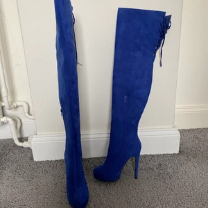 Overknee boots - Säljer dessa snygga overknee boots som är Janni Deler x Nelly. Stl 37. Är oanvända  