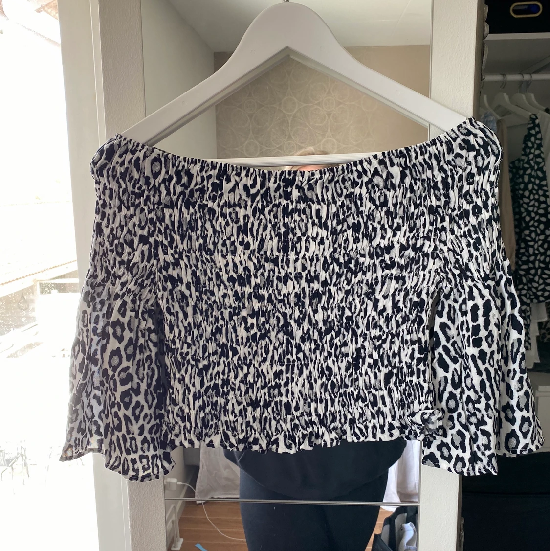 Leopard off shoulder topp
