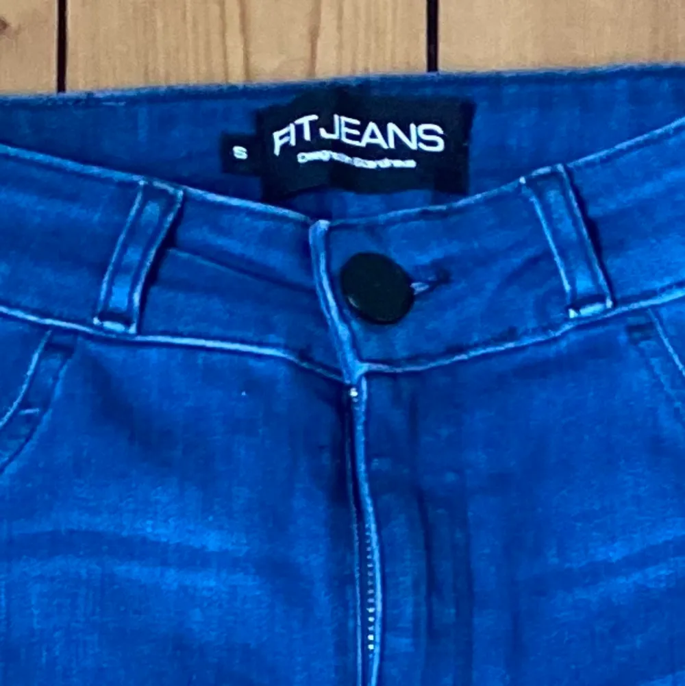 Använda en gång pga sitter inte bra på mig. . Jeans & Byxor.