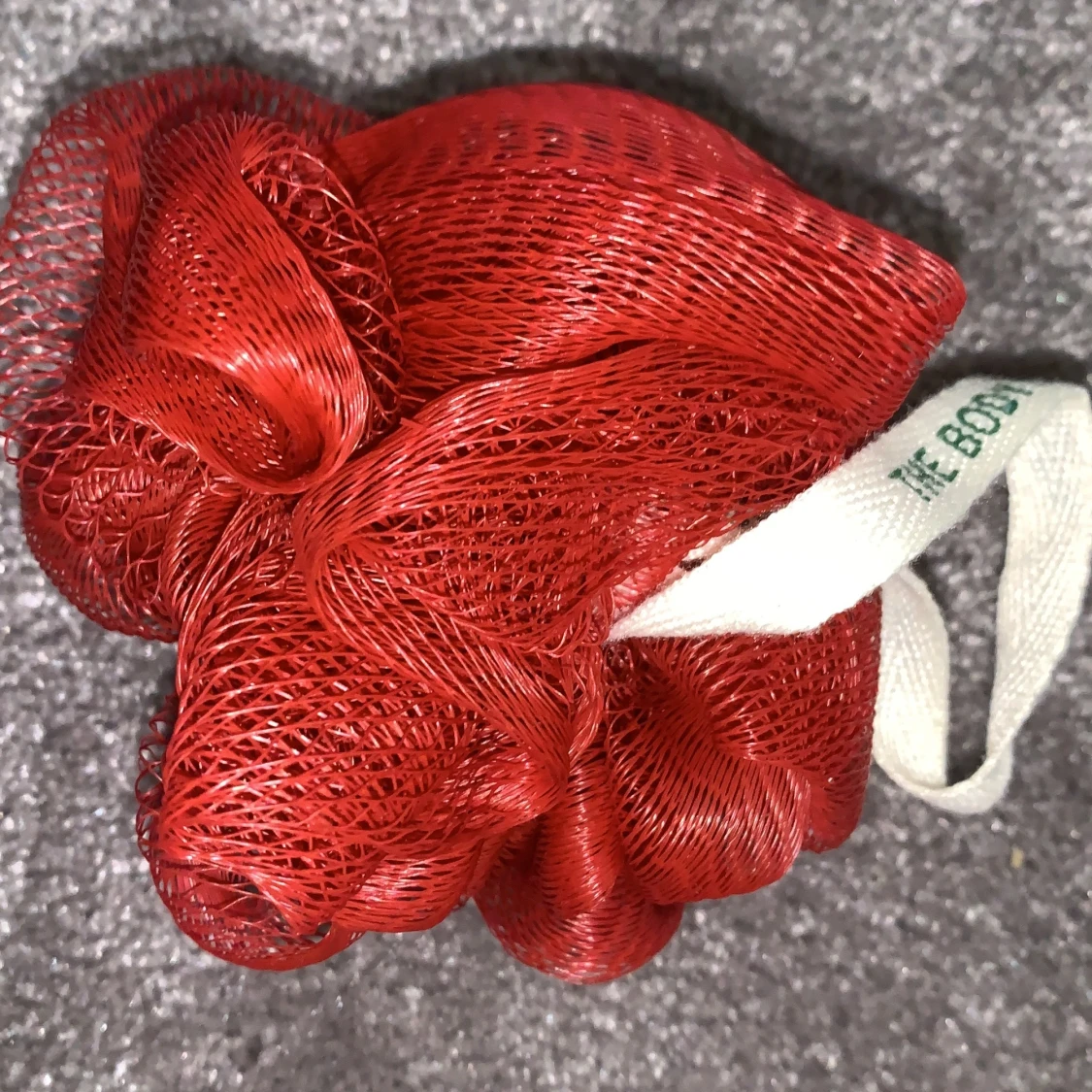 Scrub boll the body shop 