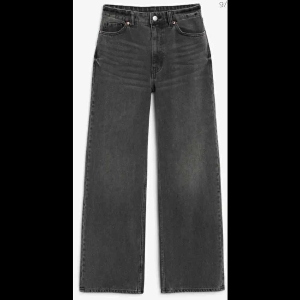 Yoko Jeans från Monki i färgen Washed Black. Mycket fint skick.. Jeans & Byxor.