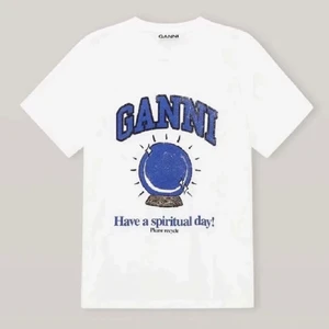 Ganni t-shirt💙💙 - Kan tänka mig att byta mot något, eller sälja för minst 500kr💙💙💙