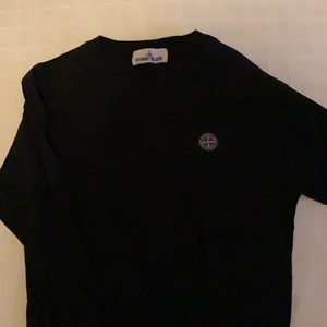 Stone island long sleeve t shirt  - Bra skick, inte används på länge bara hängt i garderoben. Skriv bud också