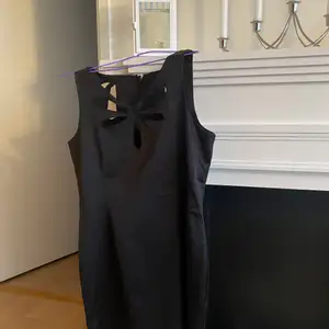 Designers Remix 👑 klänning storlek 40, köpte i Denmark använd 2 gånger 🖤🖤🖤🖤