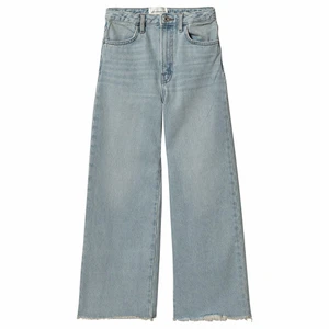 Les Coyotes De Paris - Jag säljer min snygga blåa Les Coyotes De Paris jeans pga att de är för små. I bra skick och har andhämtning fåtals gånger! Nypris: ca 1200kr Jag säljer de för 300kr + frakt 