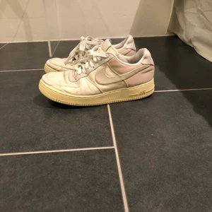 Nike air force - Strl 42, uppskatta bild för varans kvalite