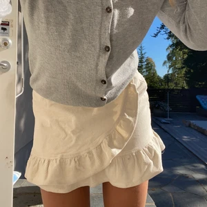 Kjol - Jätte söt Manchester kjol från bikbok i storlek S.💗💗