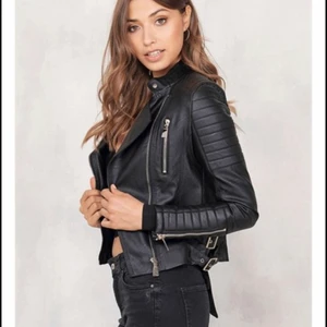 Chiquelle skinnjacka - Fin skinnjacka från chiauelle. Kom privat för fler bilder elr frågor.