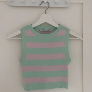 Linne  - Linne från zara i storleken S. Använt en gång så i fint skick. Köparen står för frakten vilket är 66 kr för spårbar. Kolla även mina andra anonser då jag har sänkt priserna💕✨⚡️