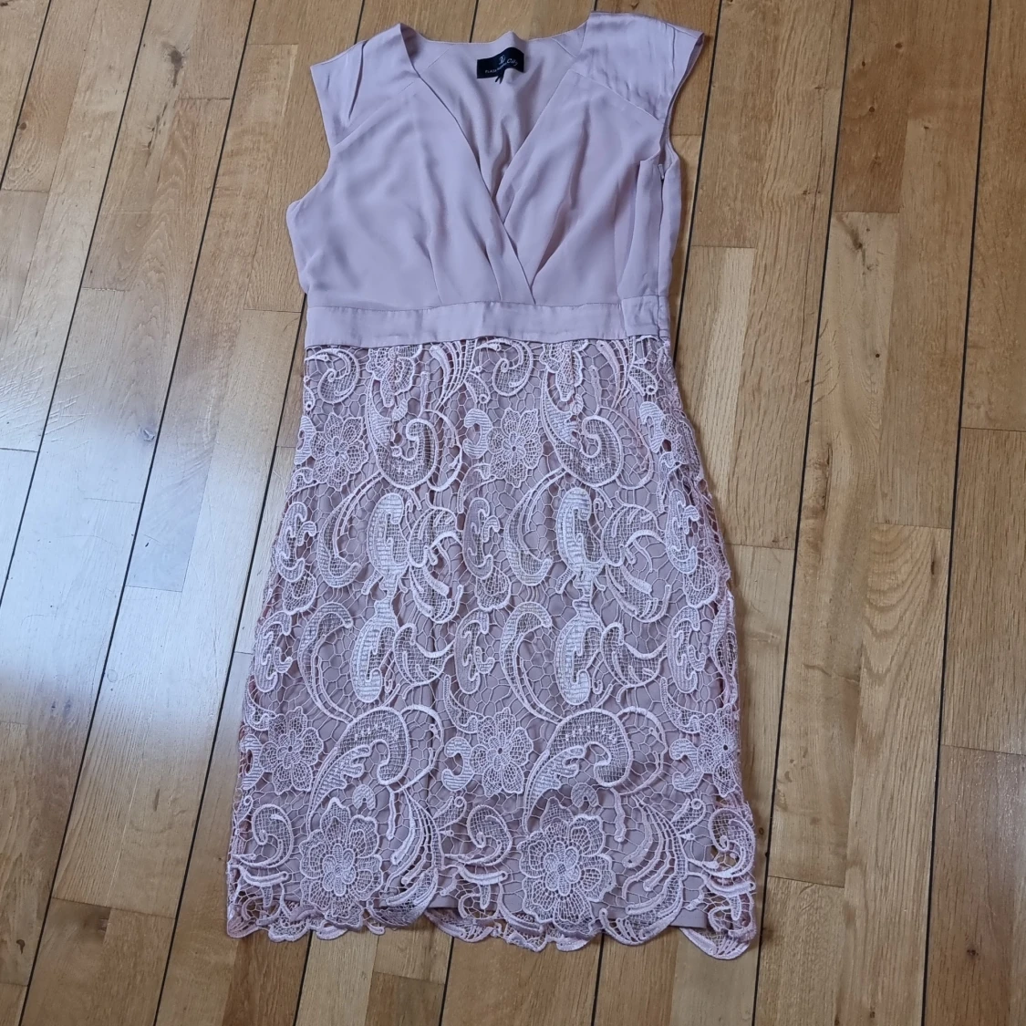 Puderrosa romantisk klänning. - 90