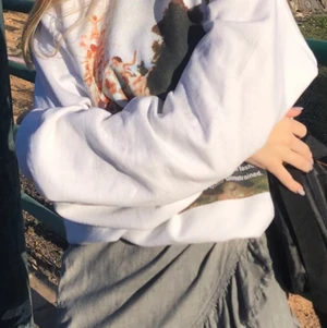 Rave sweater - Brugt få gange🤍købt over en small business på instagram