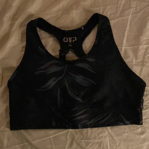 Sporttopp  - Fin Sporttopp. Aldrig använd för den är för stor. Köparen står för frakt 