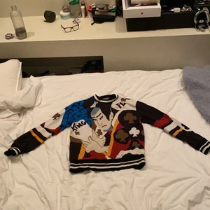 Dolce & Gabbana sweatshirt  - Dolce & gabbana sweatshirt two years old. Work but still in good condition