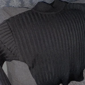 Polotröja - Storlek S-M, Nyskick 120kr och kan endast hämtas i Eskilstuna 🤍