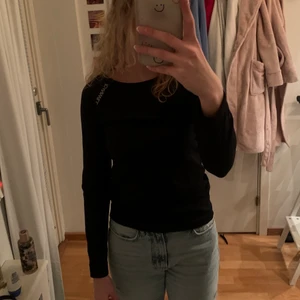 Långärmad träningströja från icaniwill - Träningströja från icaniwill i jättebra skick🥰 endast använt ett fåtal gånger väldigt sparsamt💓