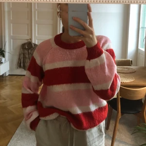 RANDIG TRÖJA 💓 - Supermysig & trendig - köpt på Plick förra vintern. 