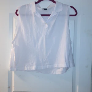 Linne med krage - Jätte fint skick använd typ 1 gång 