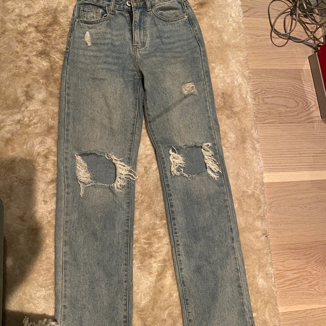 Straight jeans med hål - 90