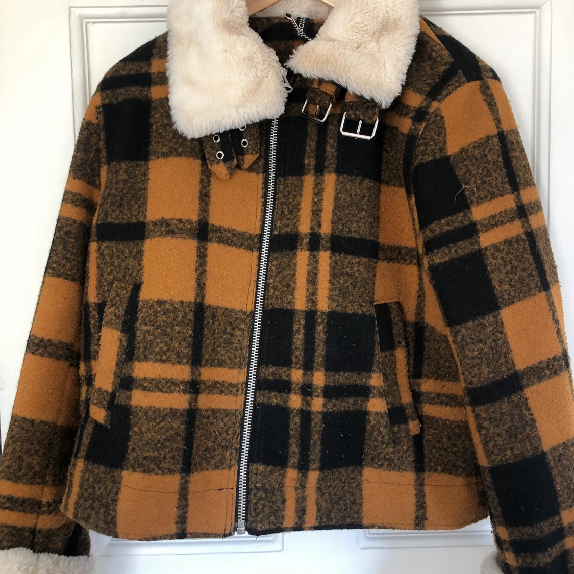 Snygg rutig varm jacka från HM devided