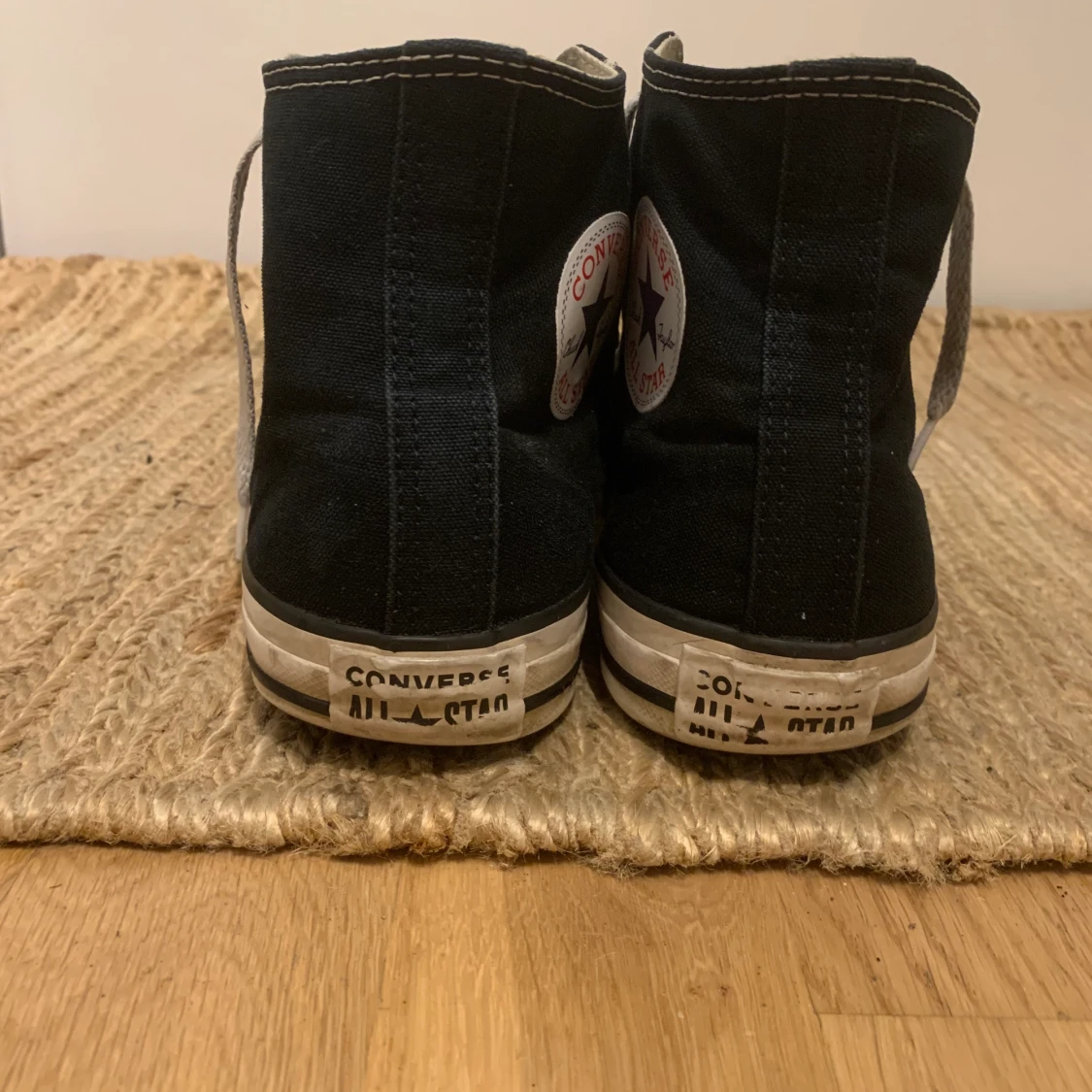 Converse i svart - 91