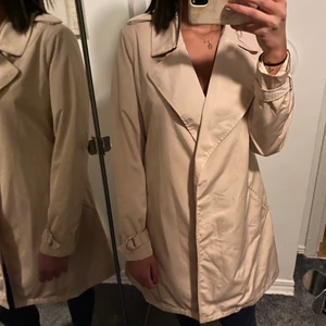 Parisian kappa - Snygg och stilren kappa från Parisian, fint skick 💕