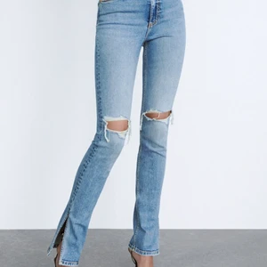 Helt nya jeans från zara - Helt oandvända jeans från zara med prislapp kvar, slits vid foten