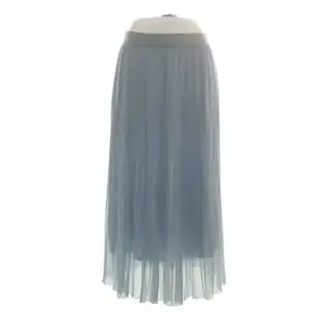 Super härlig pilsterad kjol från h&m i Stl 38. I ny skick.