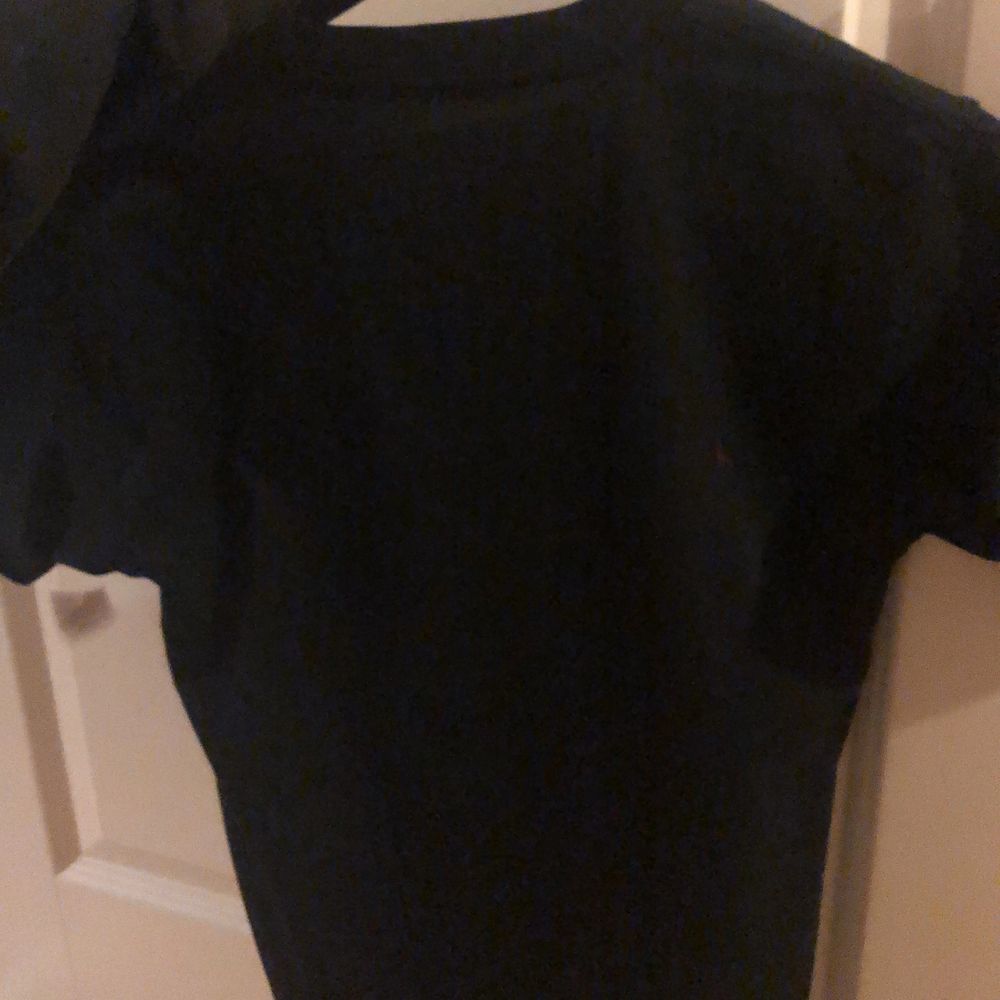 Svart vans T-shirt, 100% bomull. OandvĂ€nd och etikett finns kvar. Pris kan diskuterasđ. T-shirts.