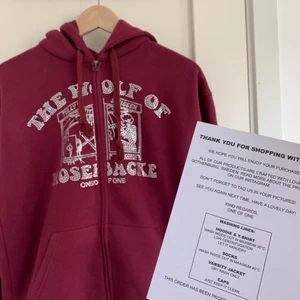 One Of One Hoodie - Säljer min helt nya hoodie. Jag köpte den på hemsidan vid släppet för 1000kr men säljer den för att den inte passade mig så bra. Aldrig använd, endast prövad.