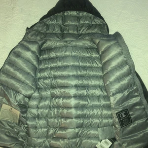 Champion jacka - Hej! jag säljer min champion jacka som har värdet 1050 skick 10/10 aldrig använt. Kan mötas upp och fraktar!😄