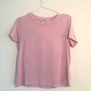 T-shirt - T-shirt i modal och polyester