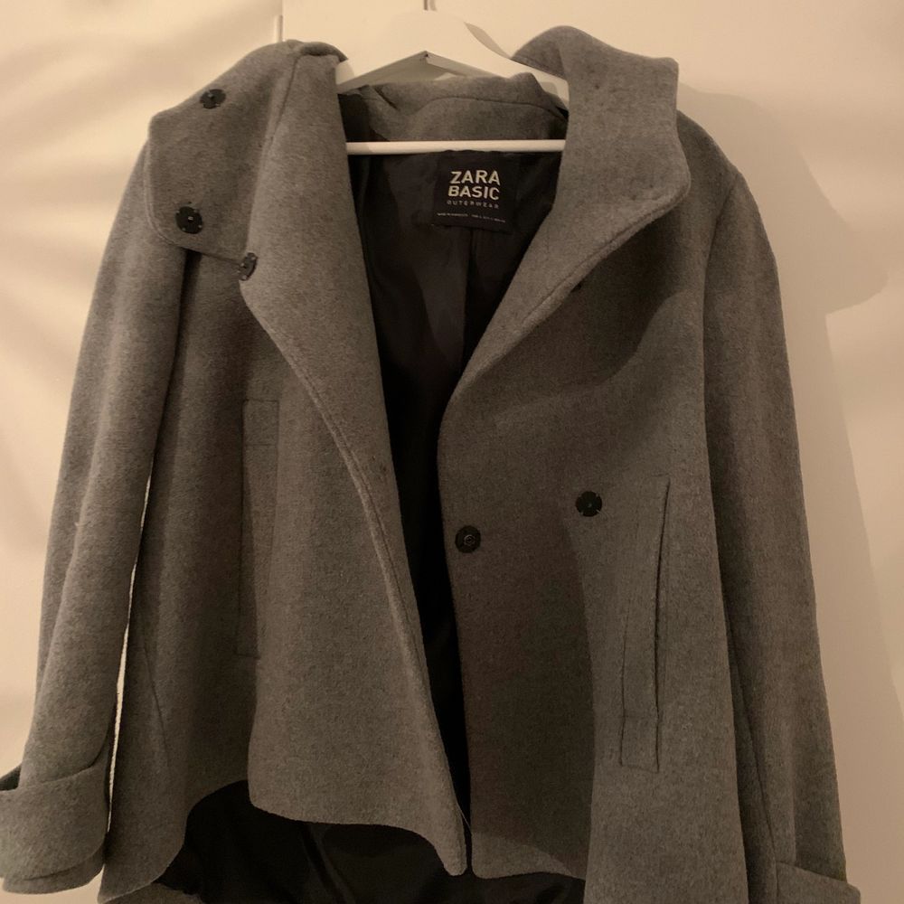 Kort kappa från Zara, storlek S Plick Second Hand