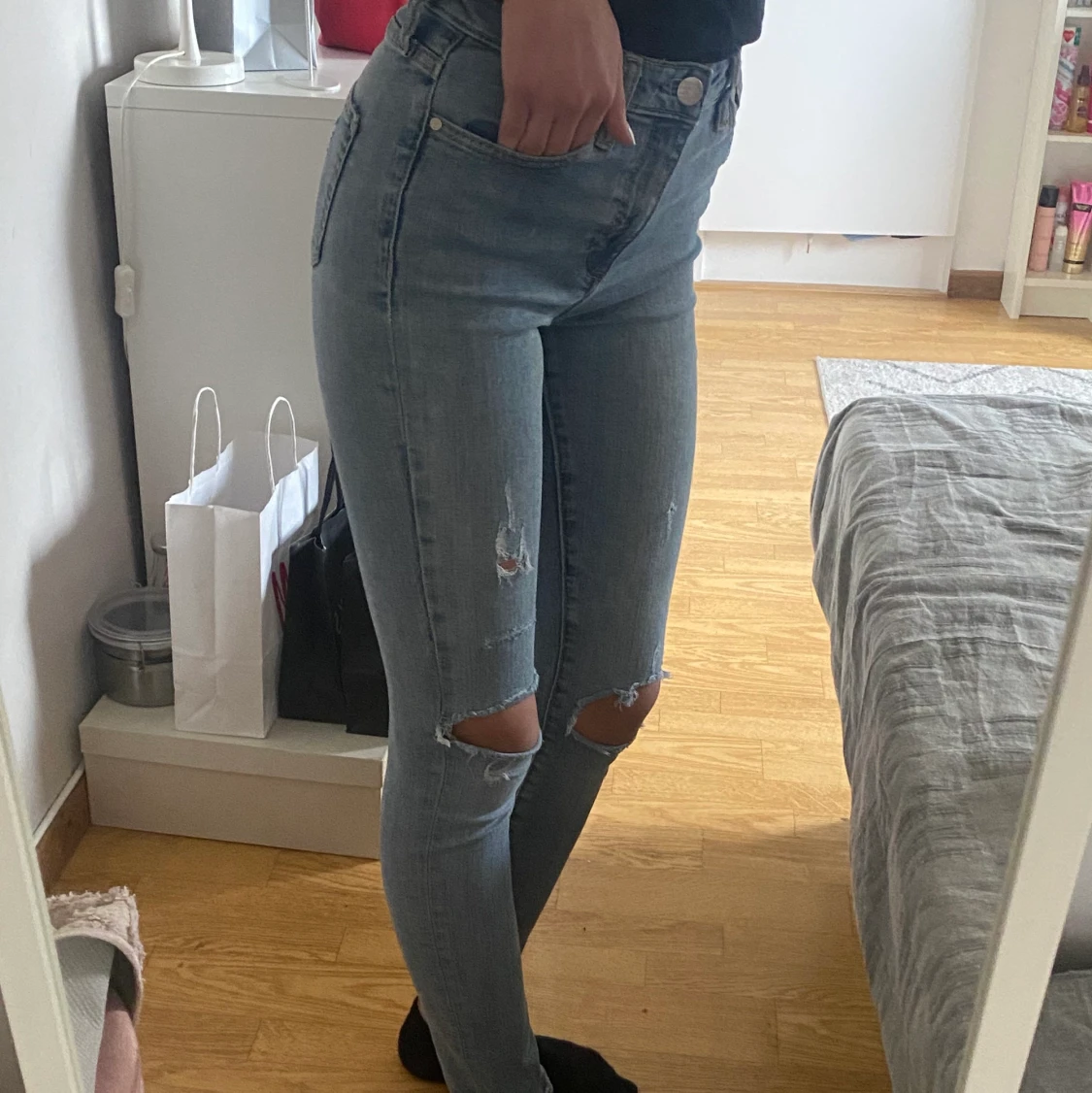 Jeans med hål!!👖