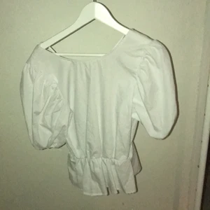 Blus från Nelly  - Jätte gulligt blus🤍 