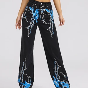 Från shein strl M - Fina jeans som inte kommer till användning. Strl M men passar S med💗  200 kr inkl frakt<3